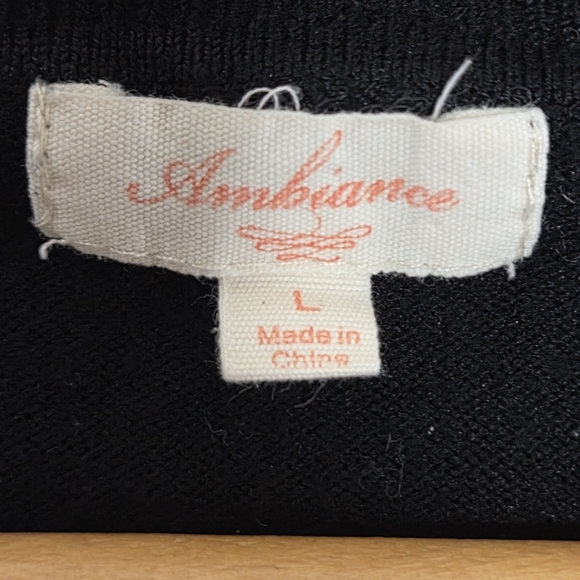 Ambiance | Black Womens Cropped Crewneck Sweater Size Large Neutral Classic - Picture 3 of 4